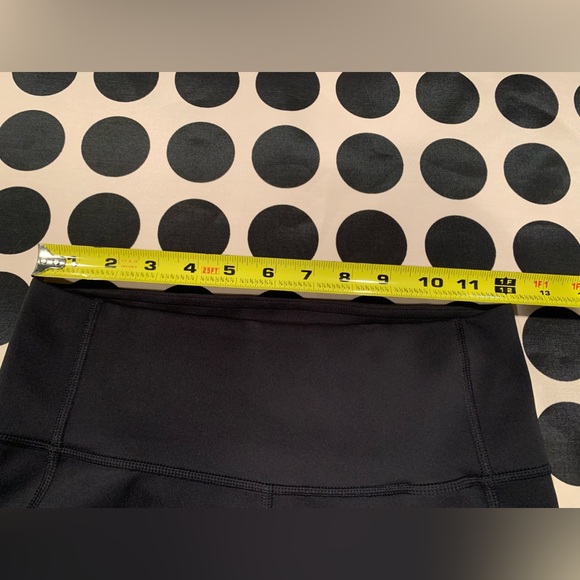 Adidas Climalite Leggings size S
Waist from side to side: 12”
Inseam 26” - Picture 9 of 10